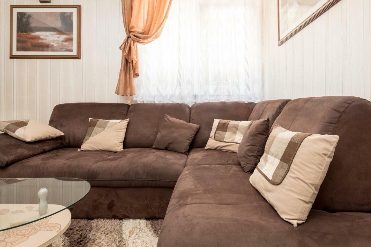 Apartments Ivan Каштела Экстерьер фото