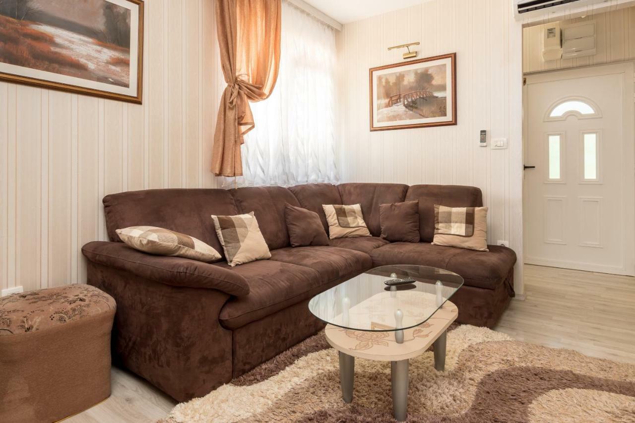 Apartments Ivan Каштела Экстерьер фото